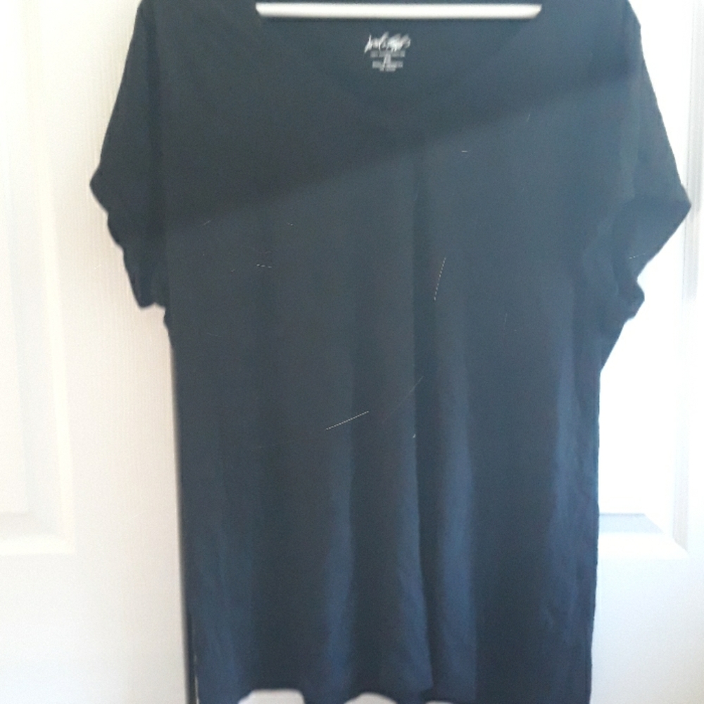 Black t-shirt